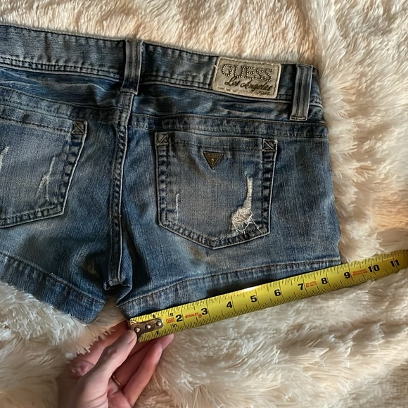 Guess brand Jean shorts - Picture 3 of 6